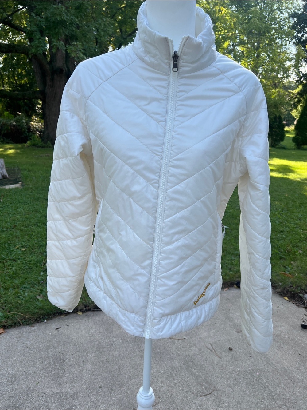 Patagonia Women's City Scamper Quilted Insulation Jacket White Size Medium
